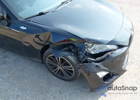 2013 Scion Fr-S z USA, uszkodzony, nr VIN JF1ZNAA1XD2727913